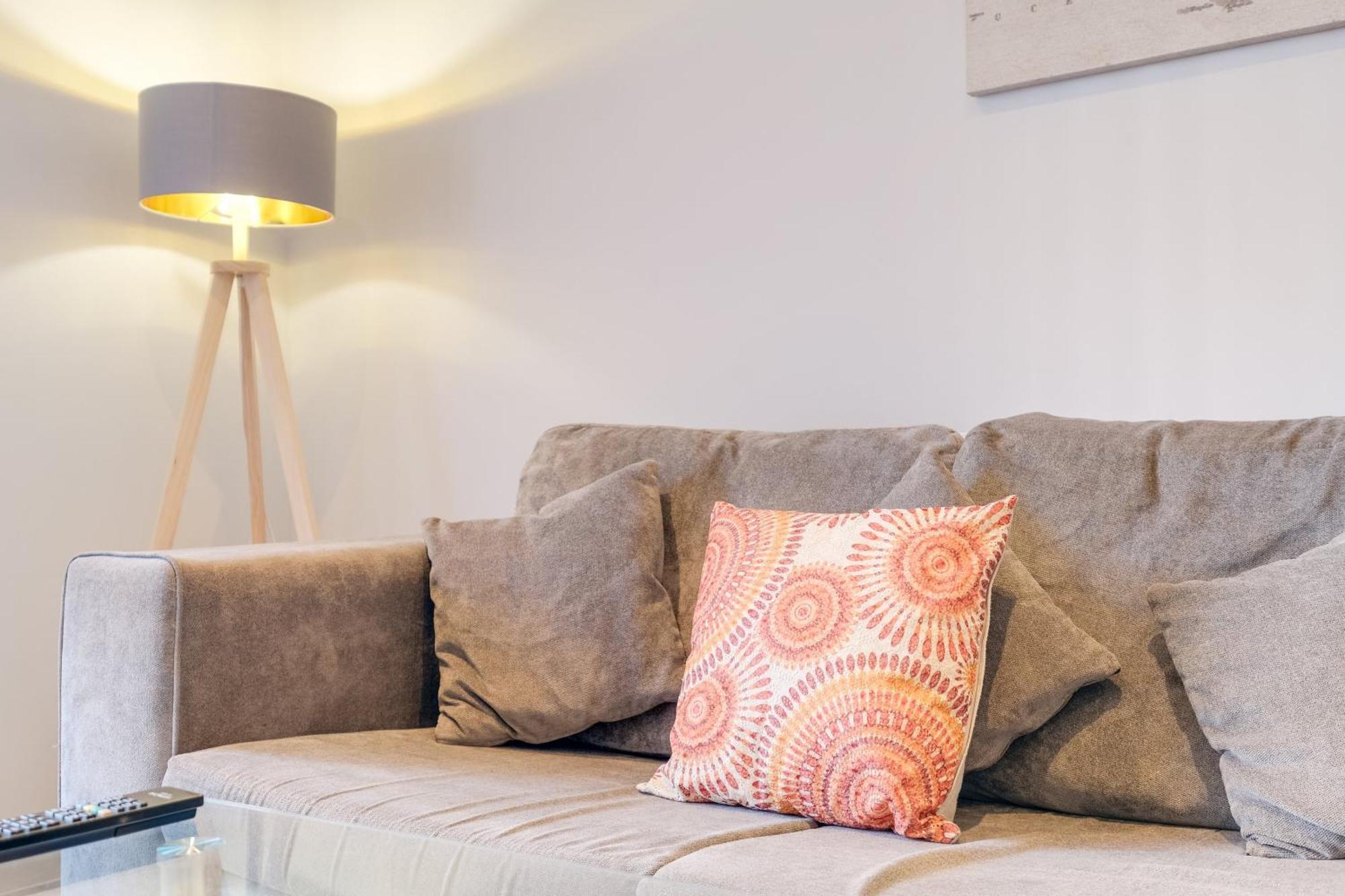 2 Bedroom Penthouse With Parking High Wycombe By 360Stays Ngoại thất bức ảnh