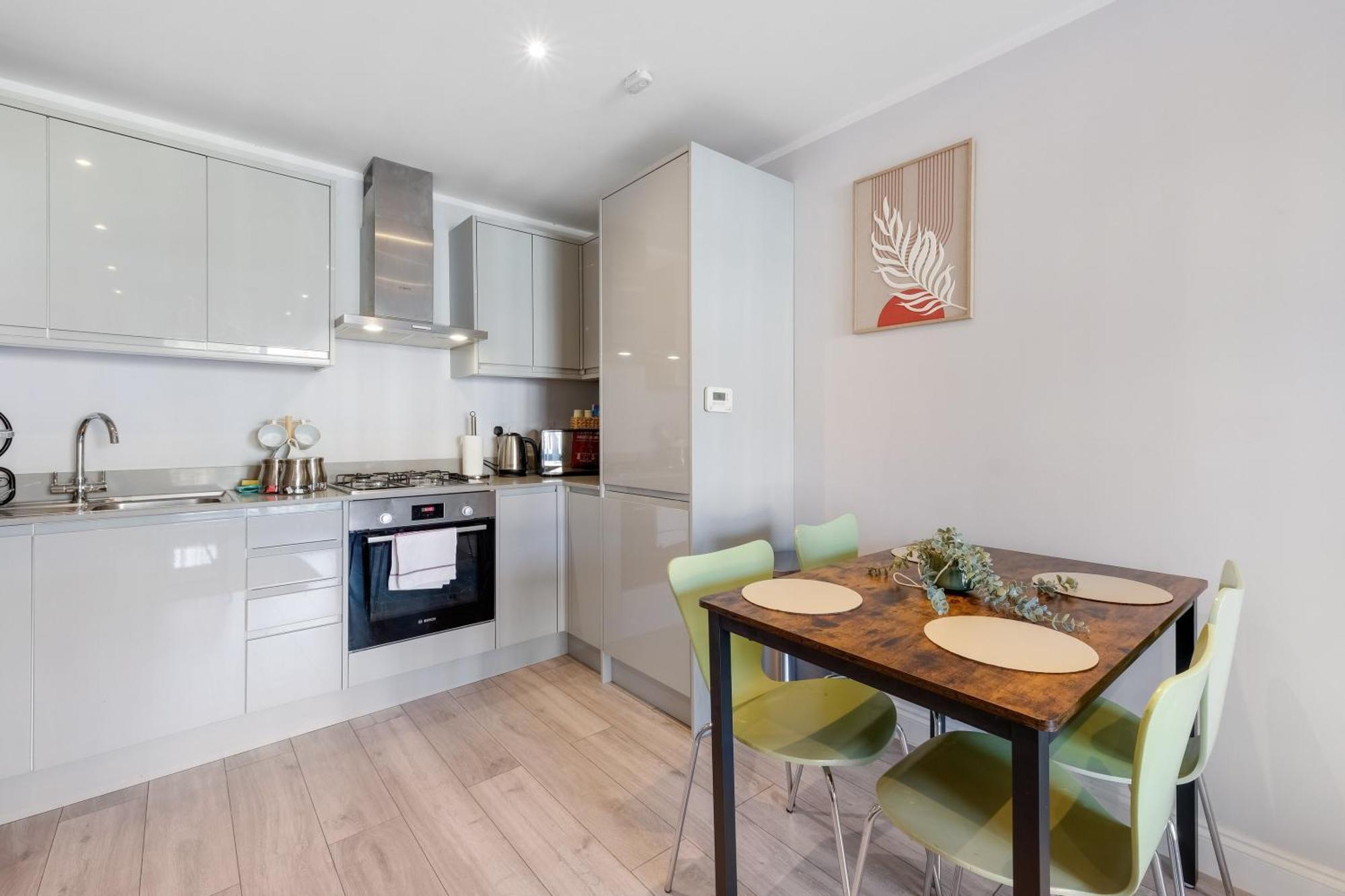 2 Bedroom Penthouse With Parking High Wycombe By 360Stays Ngoại thất bức ảnh